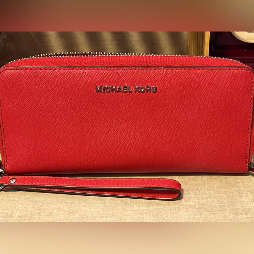 Michael Kors Large Logo Continental Wallet